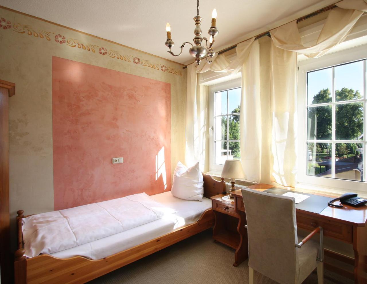 Hotel-Restaurant Saelzerhof Salzkotten Buitenkant foto